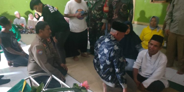 Bupati Acep Takjiah Ke Rumah Korban, Ungkapkan Duka Teramat Dalam