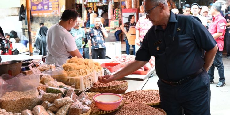 Jelang Hari Raya, Bupati Acep Bersama Forkopimda Monitoring Ke Pasar Kepuh dan pasar Baru