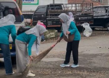 DWP Diskominfo Turut Andil, Aksi Nyata Kartini Hadirkan Kepedulian Lingkungan di Pasar Baru Kuningan